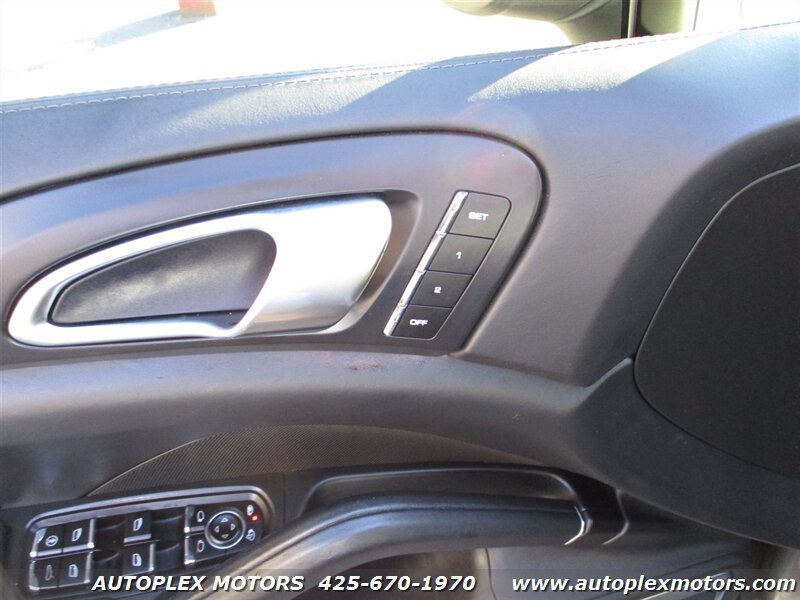 Used 2011 Porsche Cayenne Turbo AWD/4WD image 25