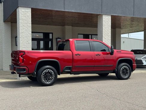 Used 2024 Chevrolet Silverado 2500 High Country w/ Technology Package AWD/4WD image 15