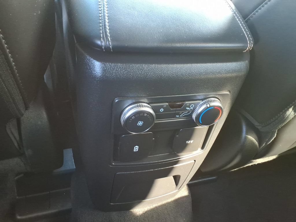 Used 2022 Ford Explorer XLT w/ Equipment Group 202A AWD/4WD image 14