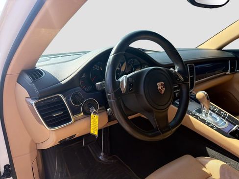 Used 2013 Porsche Panamera 4 Platinum Edition AWD/4WD image 9