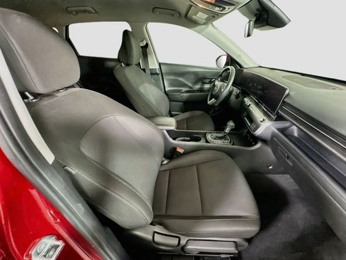 Used 2025 Hyundai Kona SEL FWD image 30