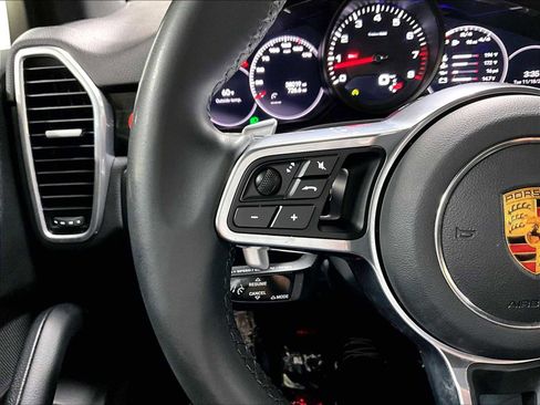 Used 2022 Porsche Cayenne image 22