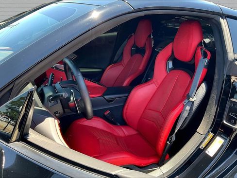 Used 2021 Chevrolet Corvette Stingray Premium Cpe w/ Z51 Performance Package RWD image 19
