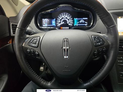 Used 2017 Lincoln MKT AWD image 27