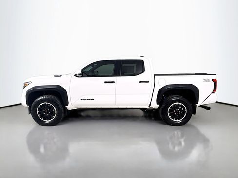 Used 2024 Toyota Tacoma TRD Off-Road w/ TRD Off Road Upgrade Package image 4