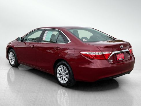 Used 2017 Toyota Camry LE FWD image 3