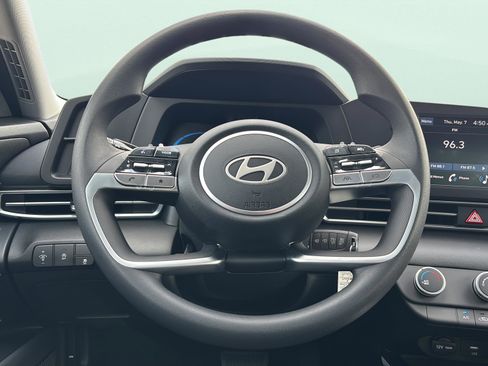 New 2026 Hyundai Elantra SE FWD image 12