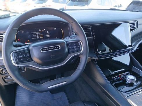 Used 2022 Jeep Wagoneer Series III w/ Flexible Seating Group image 19