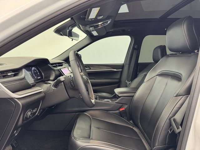 Used 2025 Jeep Grand Cherokee L Limited RWD image 19