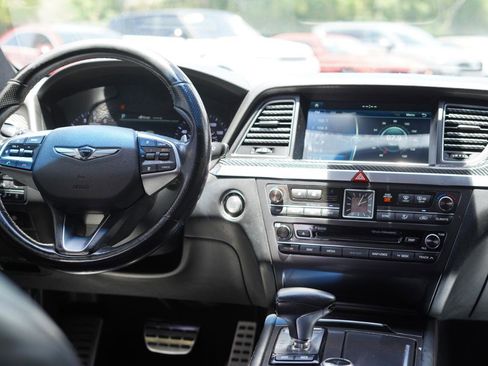 Used 2018 Genesis G80 3.3T Sport RWD image 10