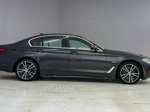 Used 2023 BMW 530e w/ Convenience Package image 7