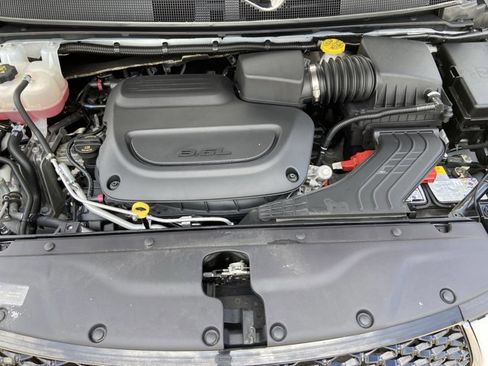 Used 2025 Chrysler Pacifica Select FWD image 27