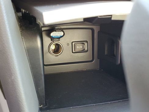 Used 2009 Toyota Camry LE FWD image 28