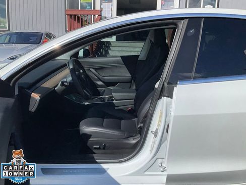 Used 2018 Tesla Model 3 Long Range image 13