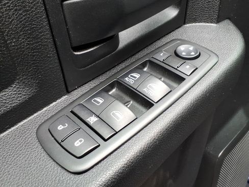 Used 2014 RAM 1500 Express image 15