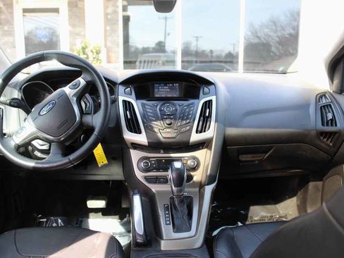 Used 2012 Ford Focus SEL image 28