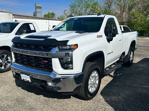 Used 2022 Chevrolet Silverado 2500 LT w/ Convenience Package AWD/4WD image 3