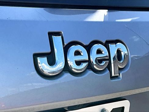 Used 2018 Jeep Grand Cherokee Limited RWD image 31