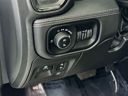 Used 2025 RAM 1500 Limited image 10