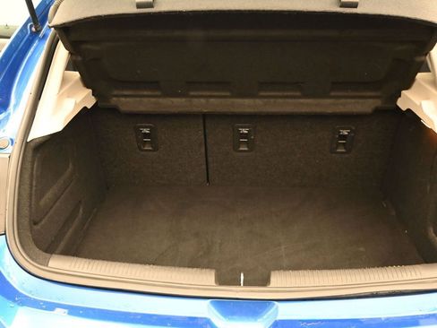 Used 2017 Chevrolet Cruze LT w/ Convenience Package image 11