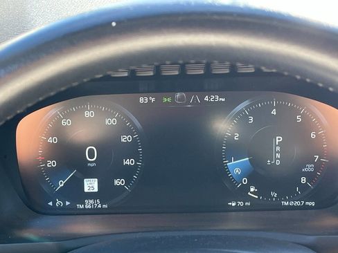 Used 2016 Volvo XC90 T6 Momentum w/ Momentum Plus Package image 16