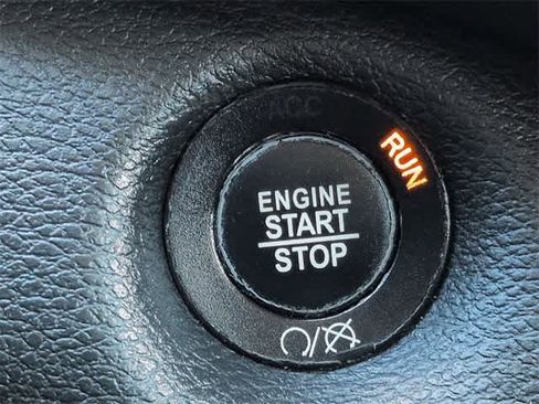 Used 2019 Jeep Cherokee Latitude Plus image 37