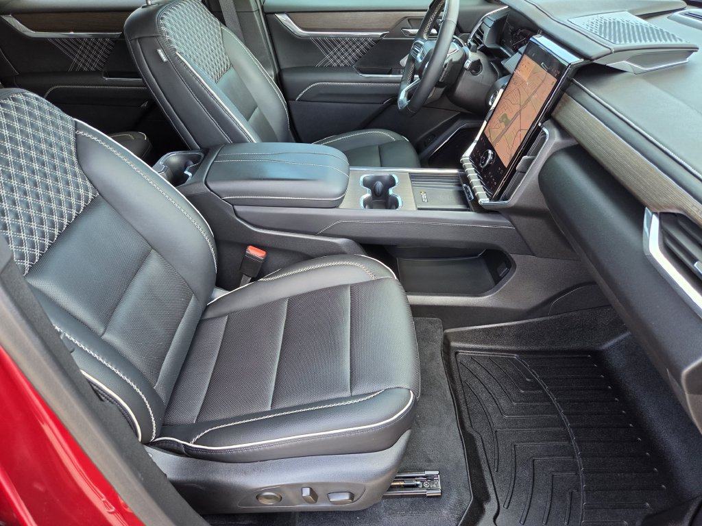 Used 2024 GMC Acadia Denali w/ Super Cruise Package FWD image 12