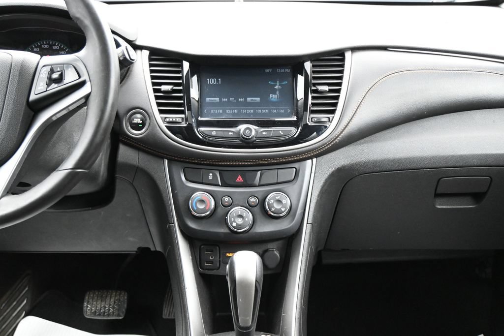 Used 2017 Chevrolet Trax LT w/ Sun & Sound Package FWD image 19