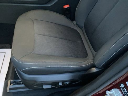 Used 2023 Jeep Grand Cherokee Laredo X image 10