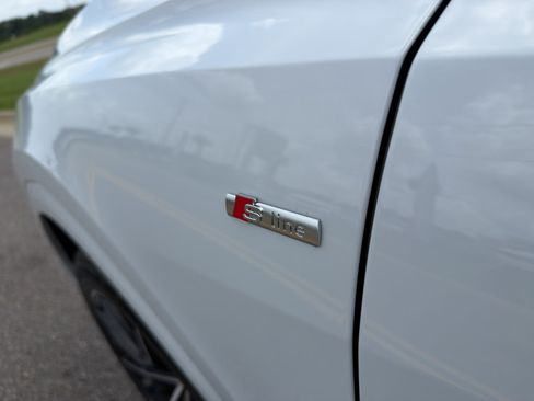 Used 2023 Audi Q8 Premium Plus AWD/4WD image 18