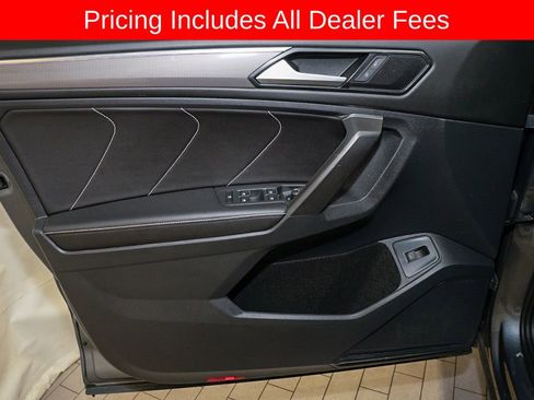 Used 2022 Volkswagen Tiguan SE R-Line FWD image 15