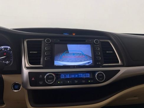 Used 2015 Toyota Highlander XLE AWD/4WD image 21
