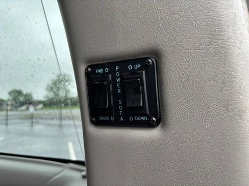 Used 2019 GMC Savana 2500 RWD image 11