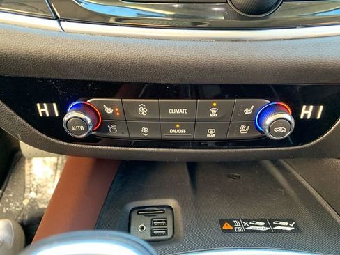 Used 2021 Buick Enclave Avenir w/ Avenir Technology Package image 25