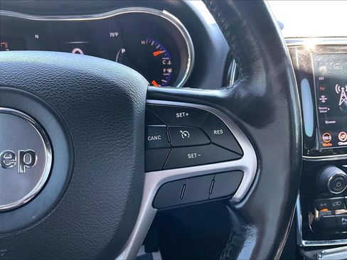 Used 2020 Jeep Grand Cherokee Altitude AWD/4WD image 20