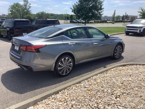 Used 2023 Nissan Altima 2.5 SL AWD/4WD image 5
