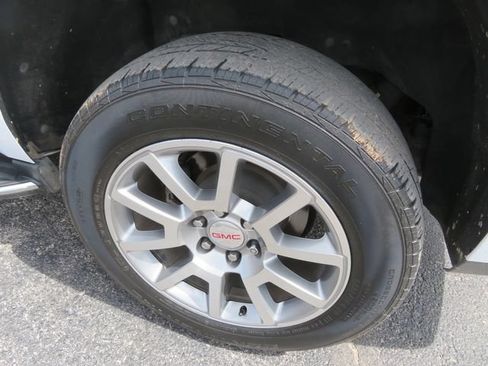 Used 2018 GMC Yukon Denali w/ Open Road Package AWD/4WD image 10