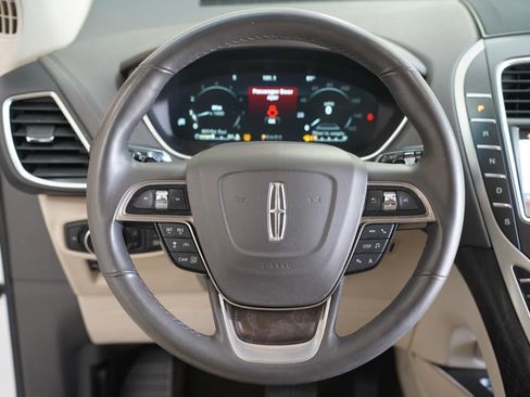 Used 2019 Lincoln Nautilus Reserve w/ Driver Assistance Package image 12