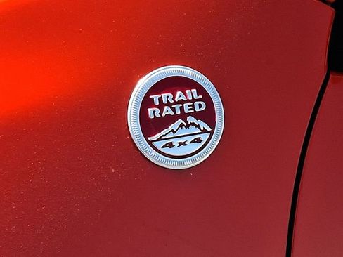 Used 2021 Jeep Cherokee Trailhawk w/ Technology Group AWD/4WD image 9