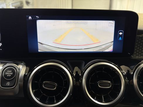 Used 2025 Mercedes-Benz GLB 250 image 18