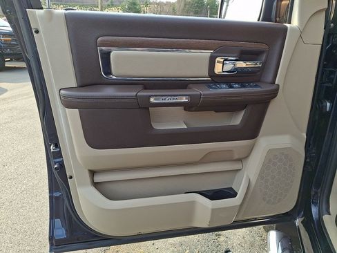 Used 2017 RAM 1500 Laramie w/ Convenience Group image 12