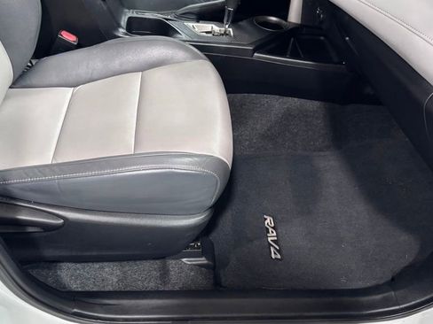 Used 2014 Toyota RAV4 Limited w/ Technology Package AWD/4WD image 18