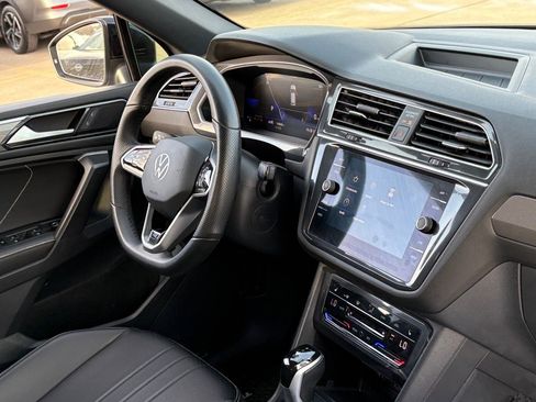 Used 2024 Volkswagen Tiguan SE R-Line image 39