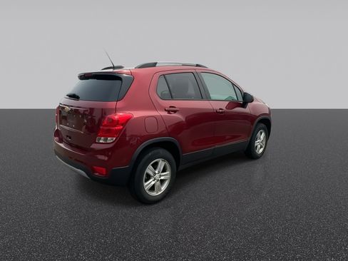 Used 2022 Chevrolet Trax LT w/ LT Convenience Package AWD/4WD image 9
