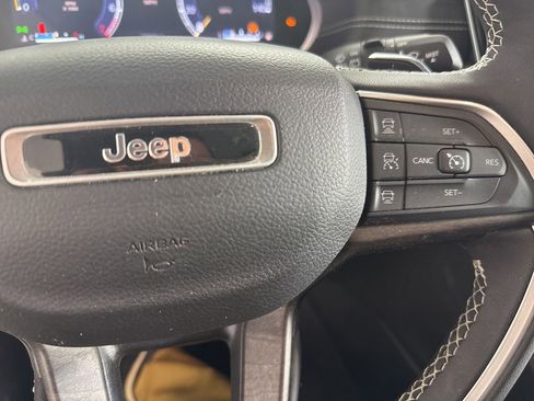 Used 2023 Jeep Grand Cherokee L Limited AWD/4WD image 20