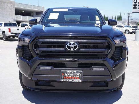 Certified 2025 Toyota Tacoma SR5 AWD/4WD image 3