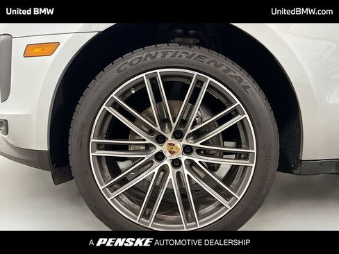 Used 2020 Porsche Macan image 2