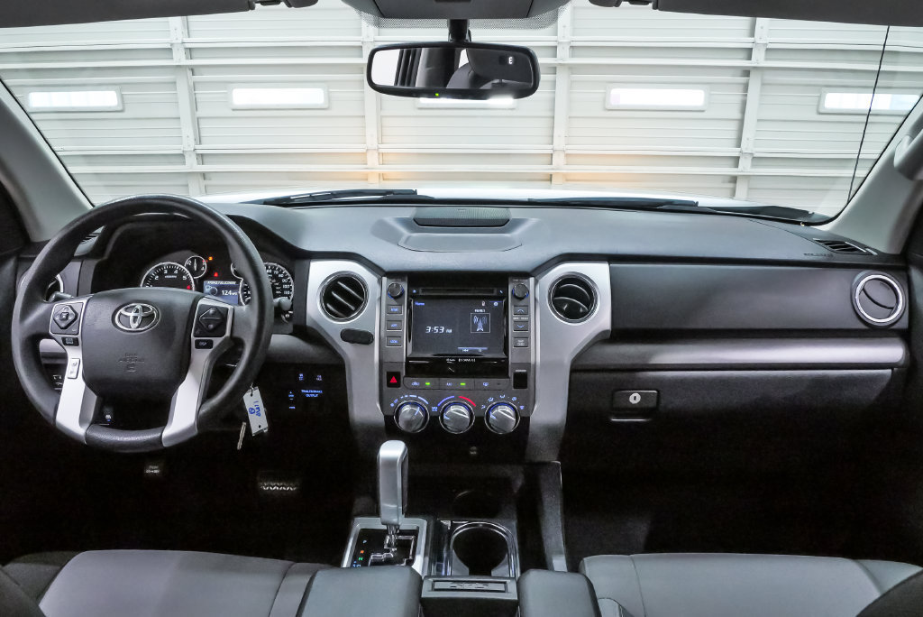 Used 2017 Toyota Tundra SR5 w/ SR5 Upgrade Package RWD image 15
