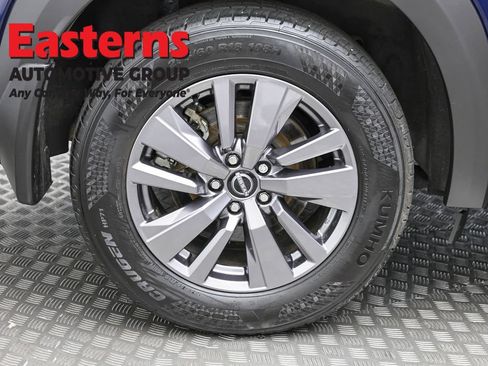 Used 2023 Nissan Pathfinder SV AWD/4WD image 33
