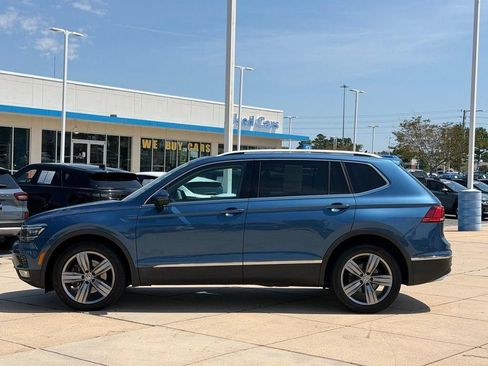 Used 2018 Volkswagen Tiguan SEL Premium FWD image 6